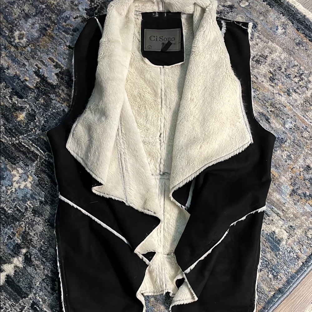 Ci Sono Black and White Women's Vest